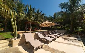 Casa Mariposa Beach Hotel